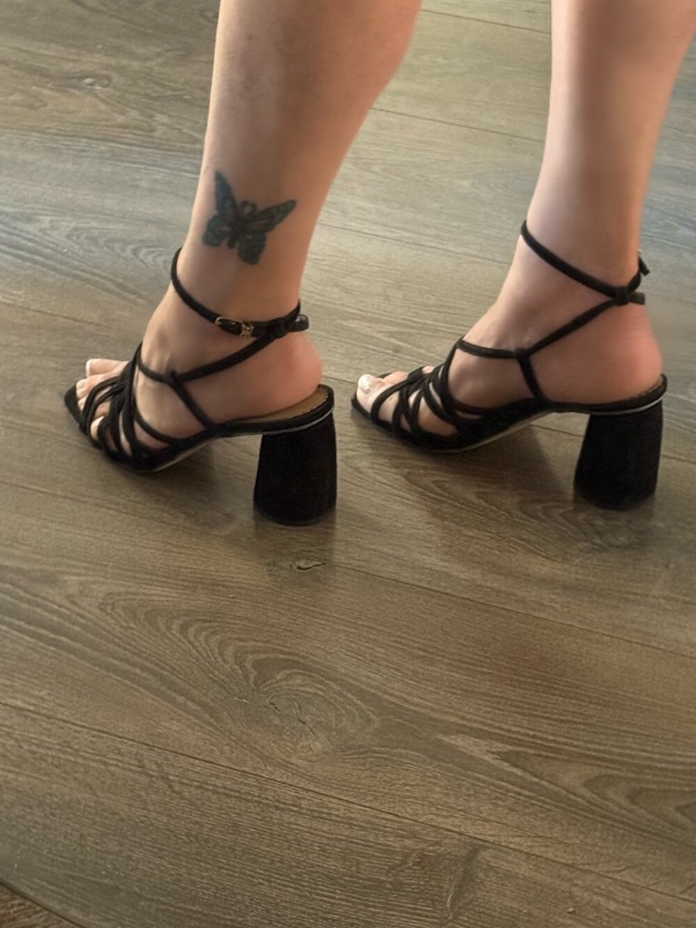 Sam Edelman Black Velvet Strappy Block Heel Sandals – Size 7.5